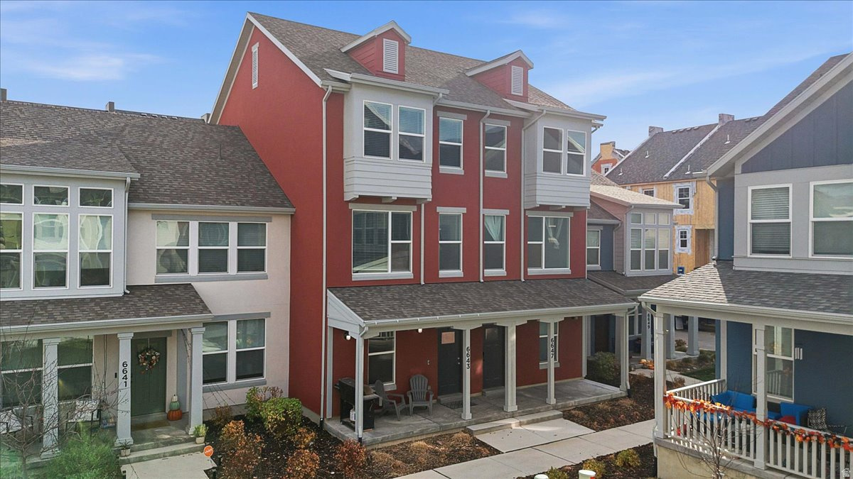 DAYBREAK - Residential