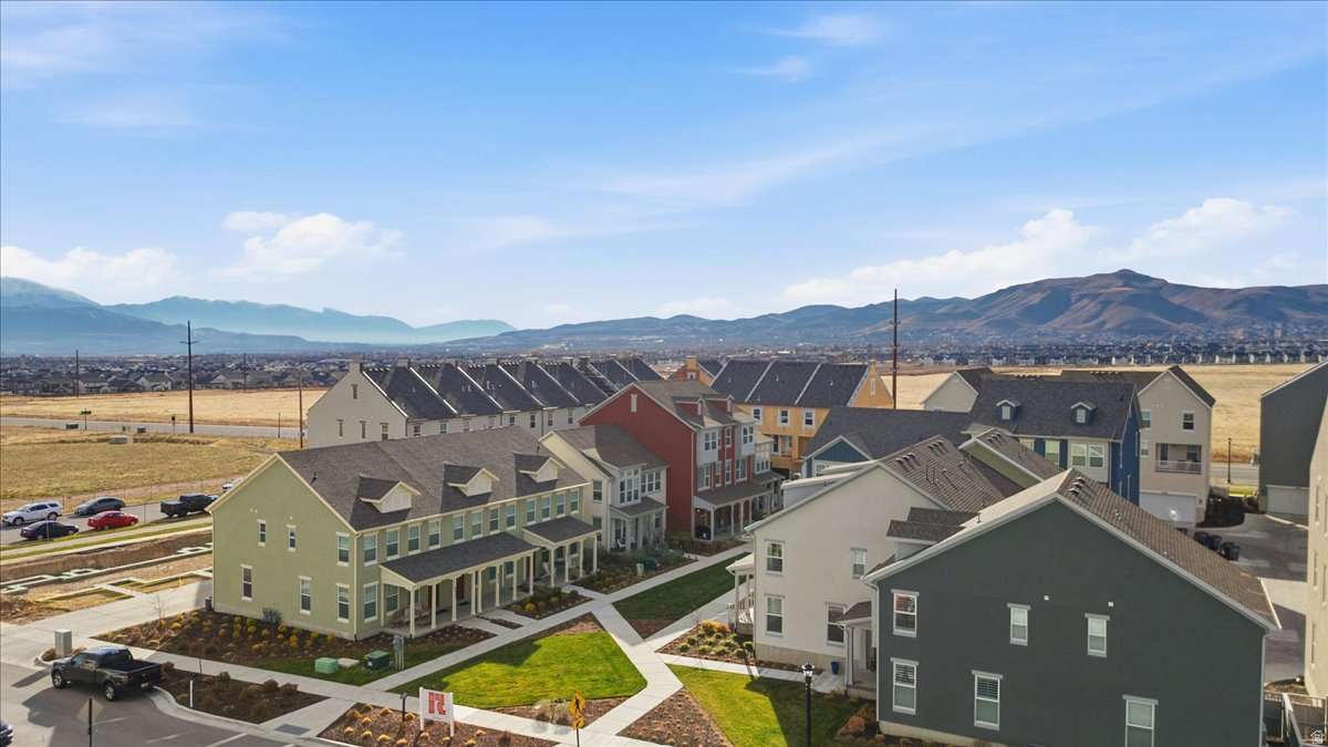 DAYBREAK - Residential