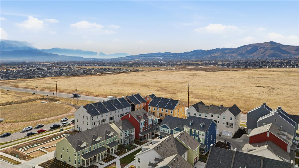 DAYBREAK - Residential