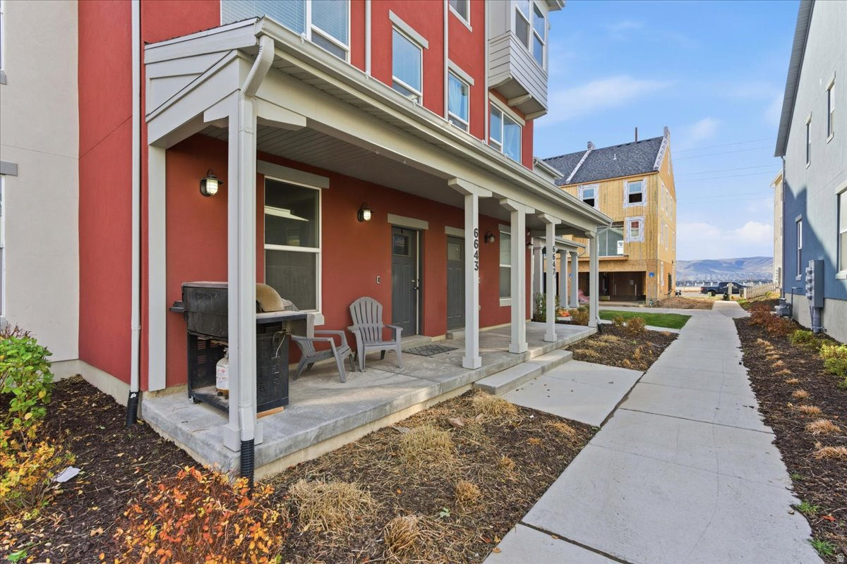 DAYBREAK - Residential