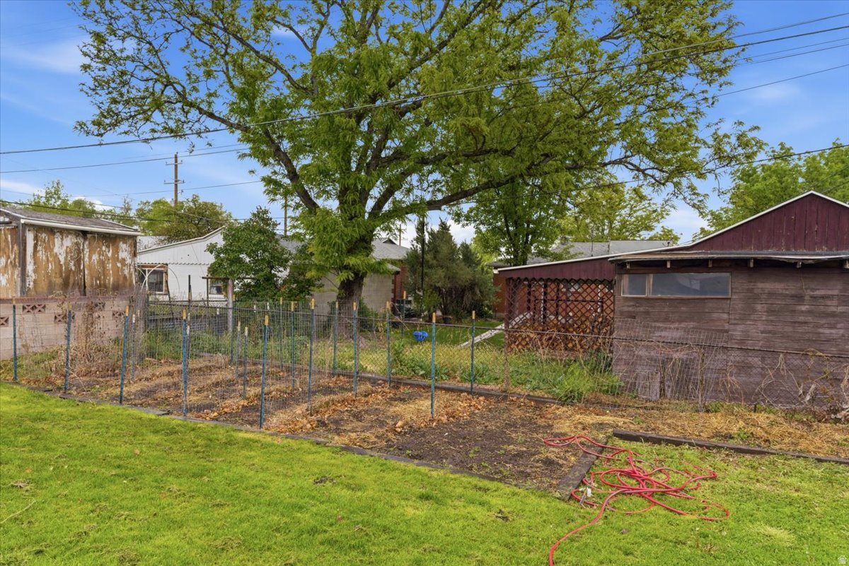 PLEASANT GREEN ACRES - Residential