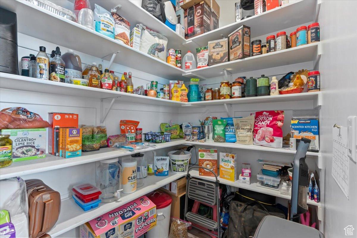 FOX HOLLOW - Residential