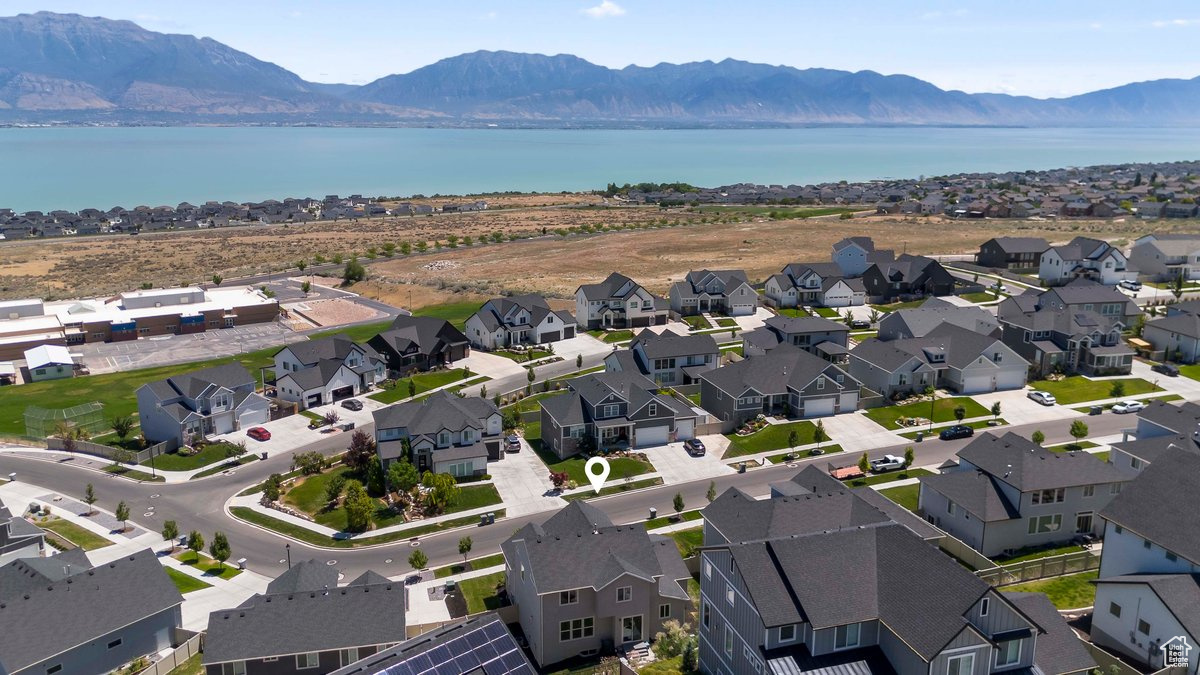 FOX HOLLOW - Residential