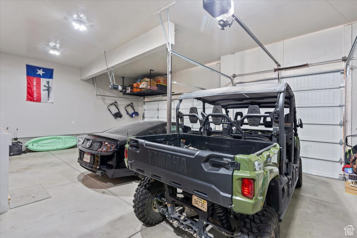 FOX HOLLOW - Residential