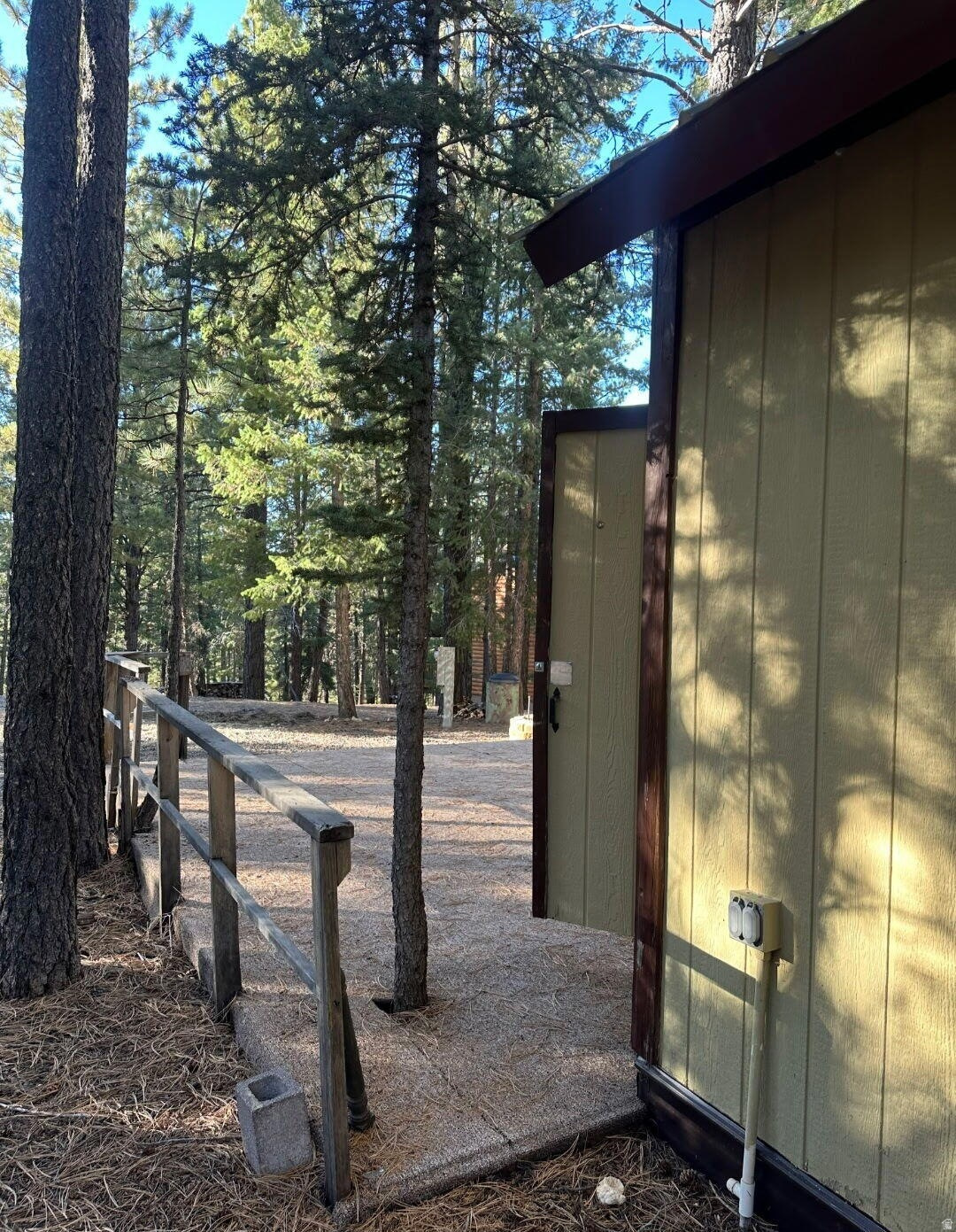 CAL-NEV-ARI EST AMD - Land