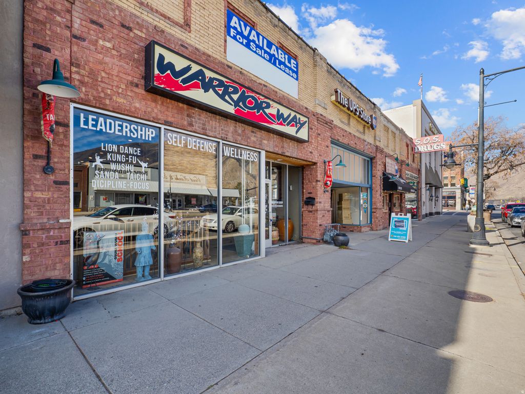 Photo of 236 S MAIN ST, Springville, UT 84663 (MLS # 2136150)