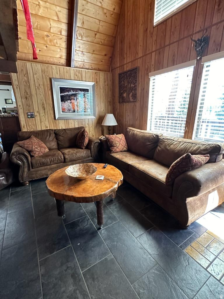 PINE MEADOWS RANCH - Residential