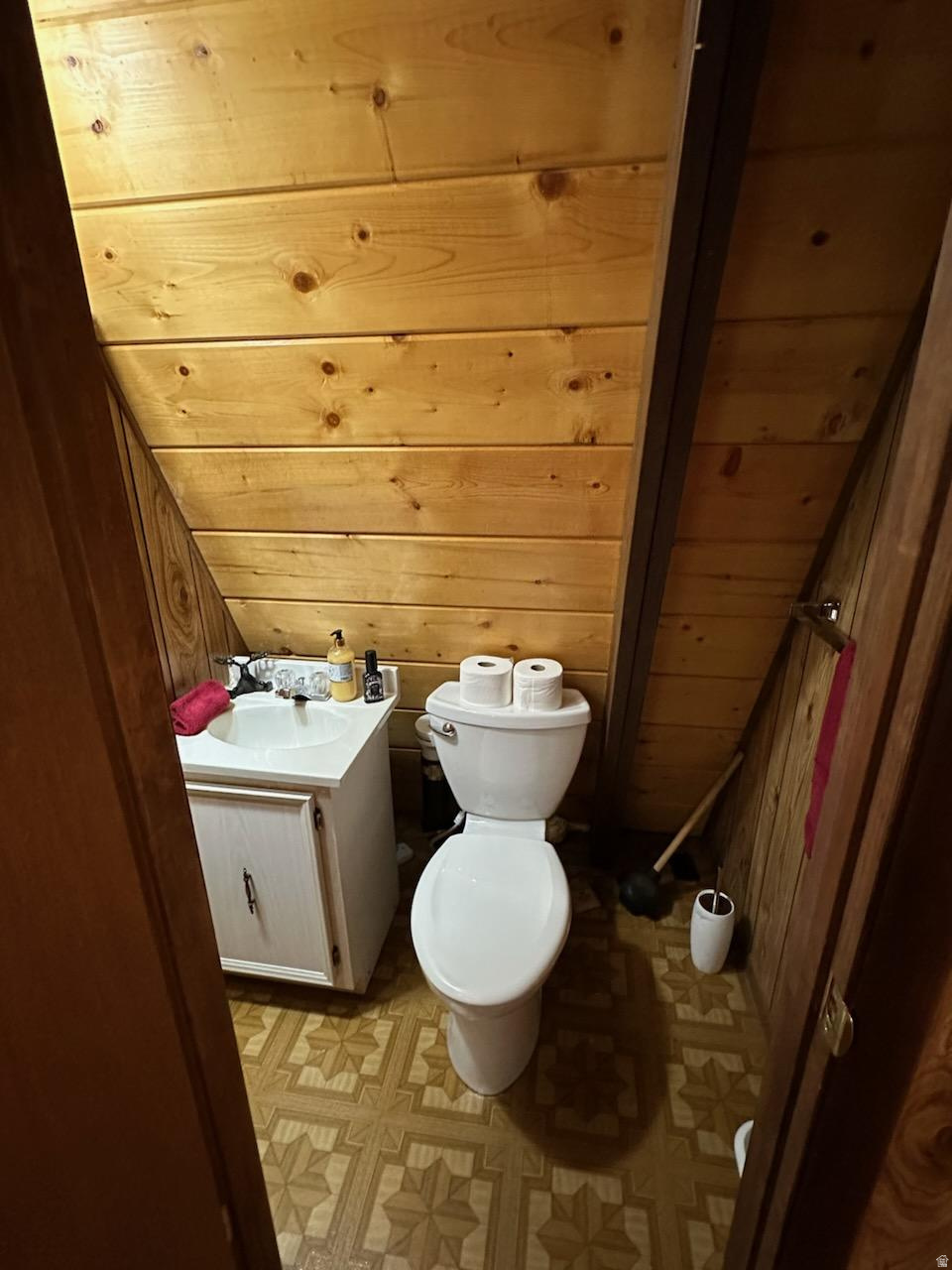 PINE MEADOWS RANCH - Residential