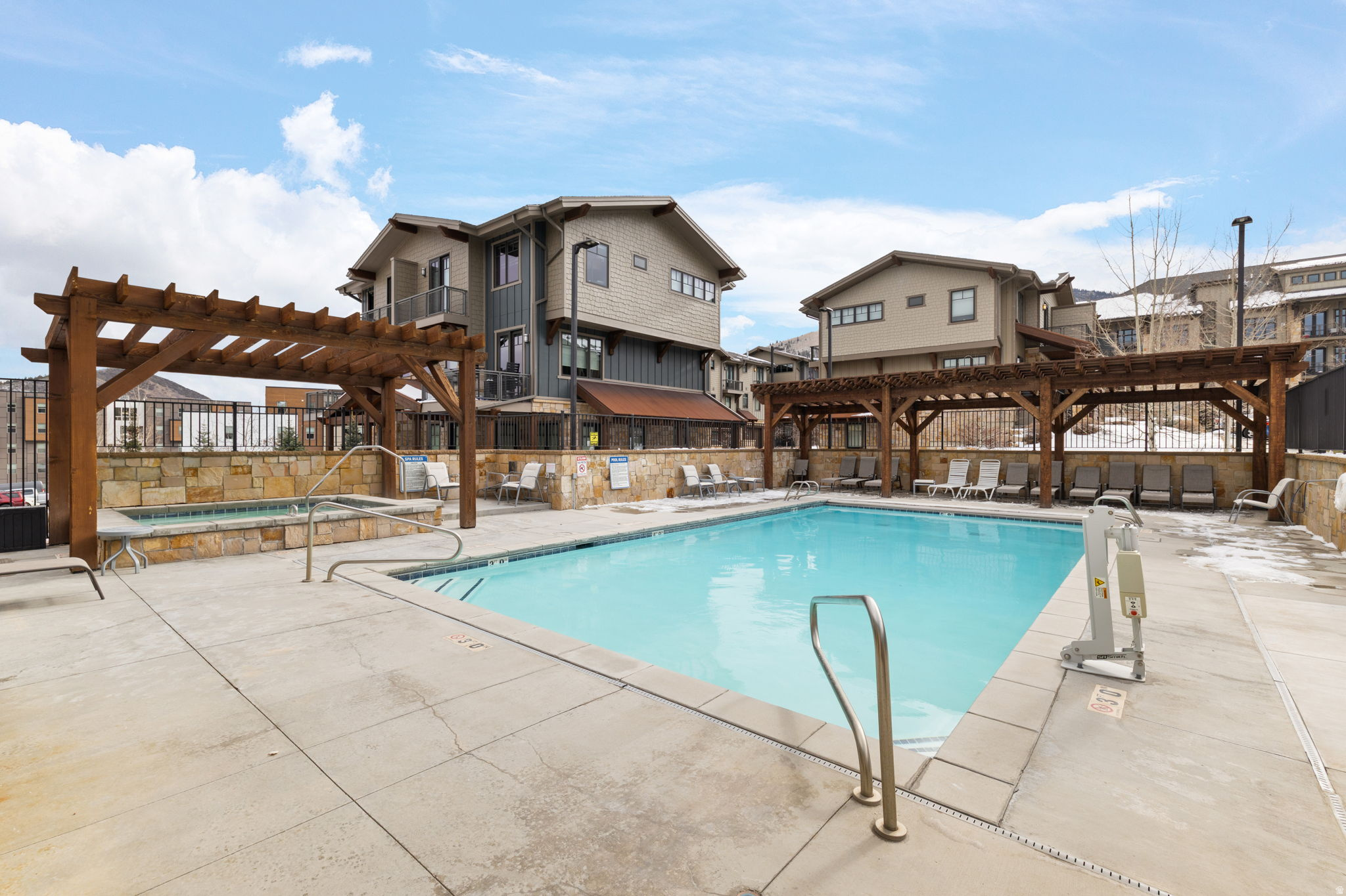 BLACKSTONE RESIDENCES - Residential