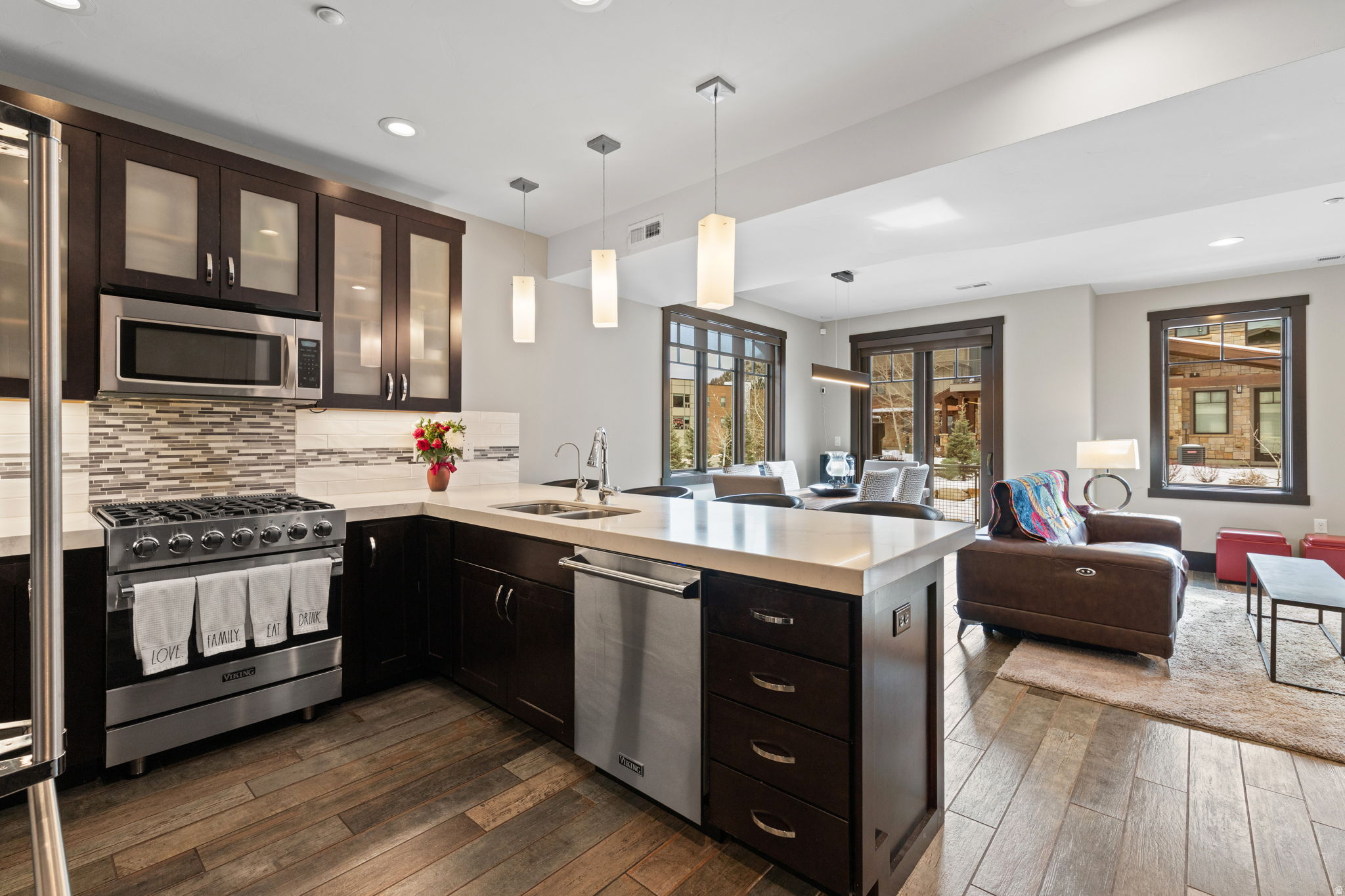 BLACKSTONE RESIDENCES - Residential