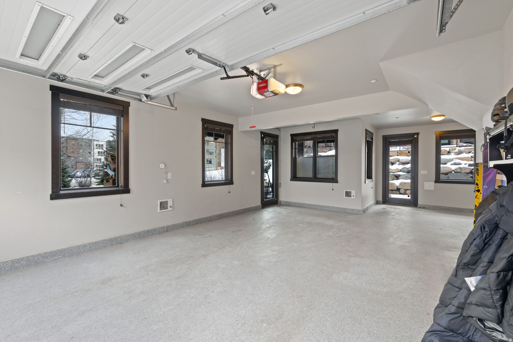 BLACKSTONE RESIDENCES - Residential