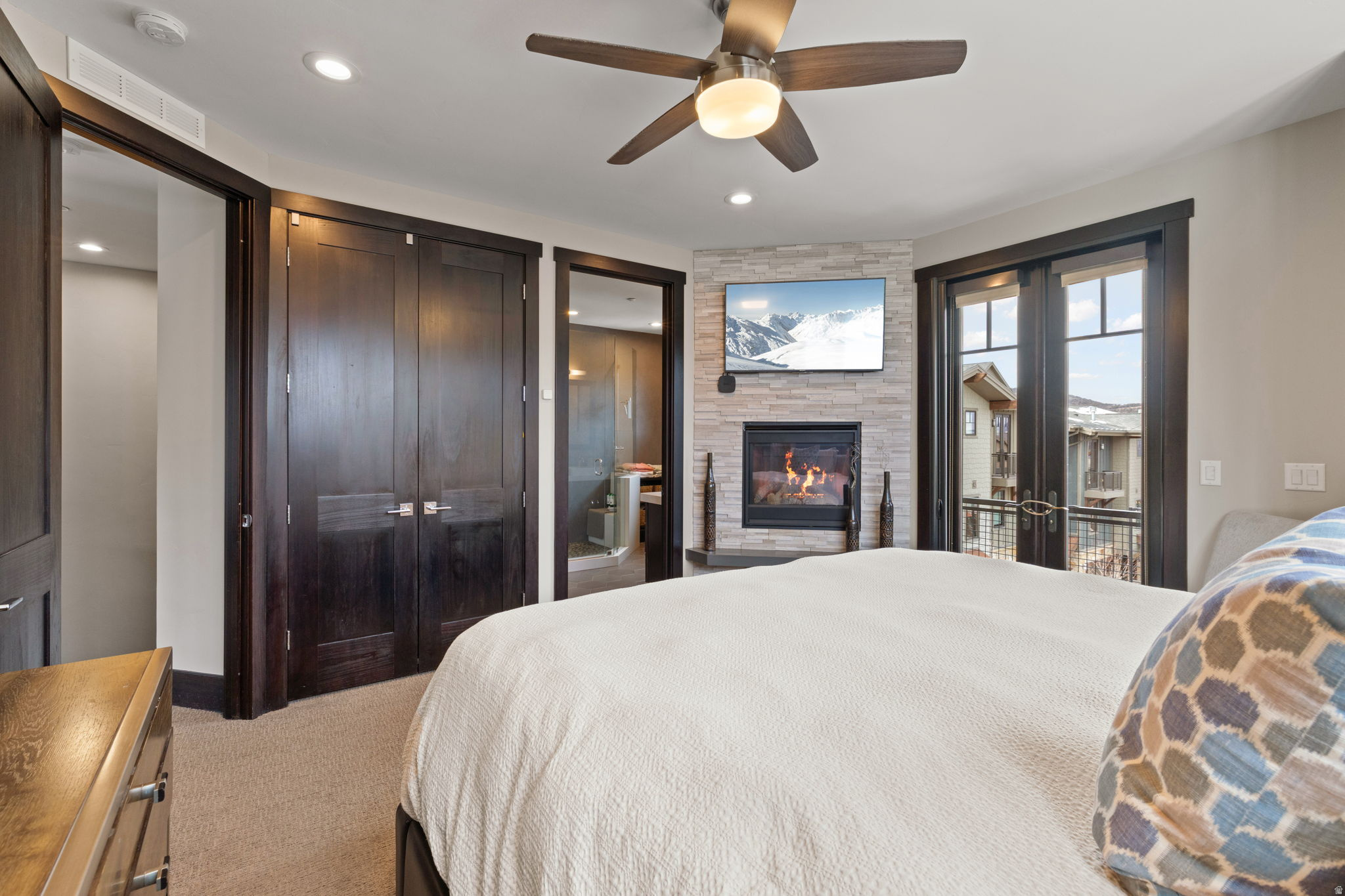 BLACKSTONE RESIDENCES - Residential