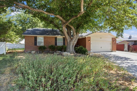 Photo of 6277 S STONEHOLLOW CIR, Taylorsville, UT 84129 (MLS # 2180353)