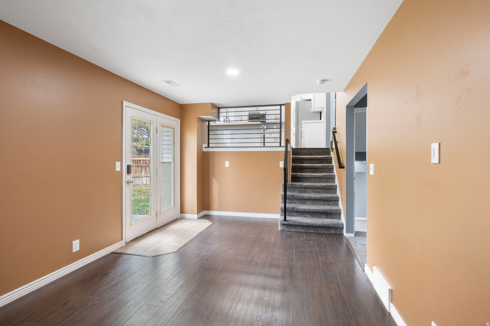 IRON WOOD - Residential