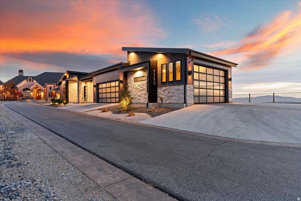 Photo of 1766 VIEW CT, Fruit Heights, UT 84037 (MLS # 2148402)