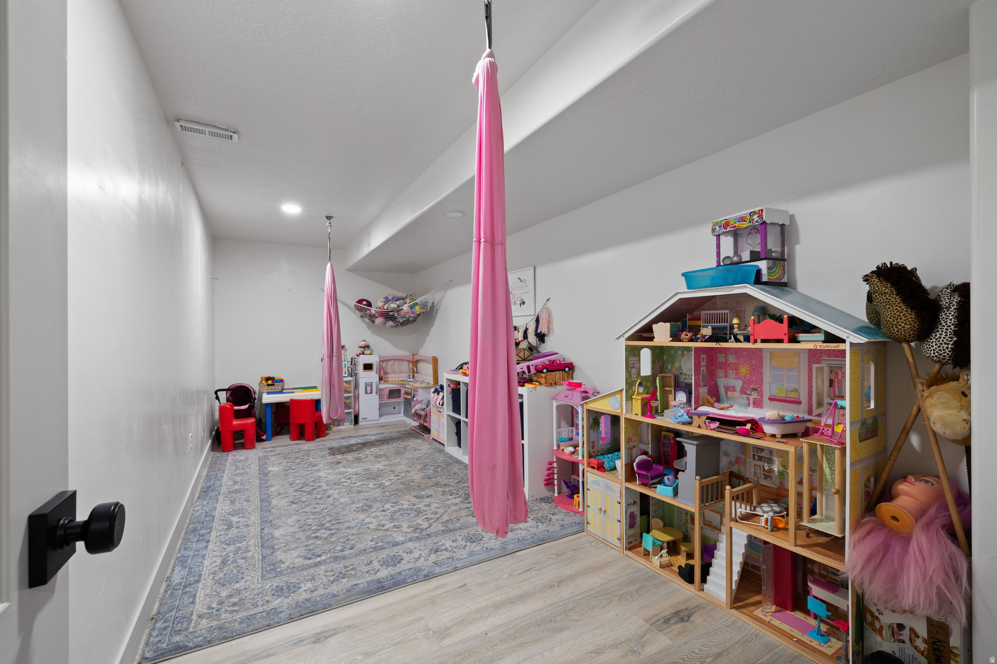 HAWTHORNE ESTATES - Residential