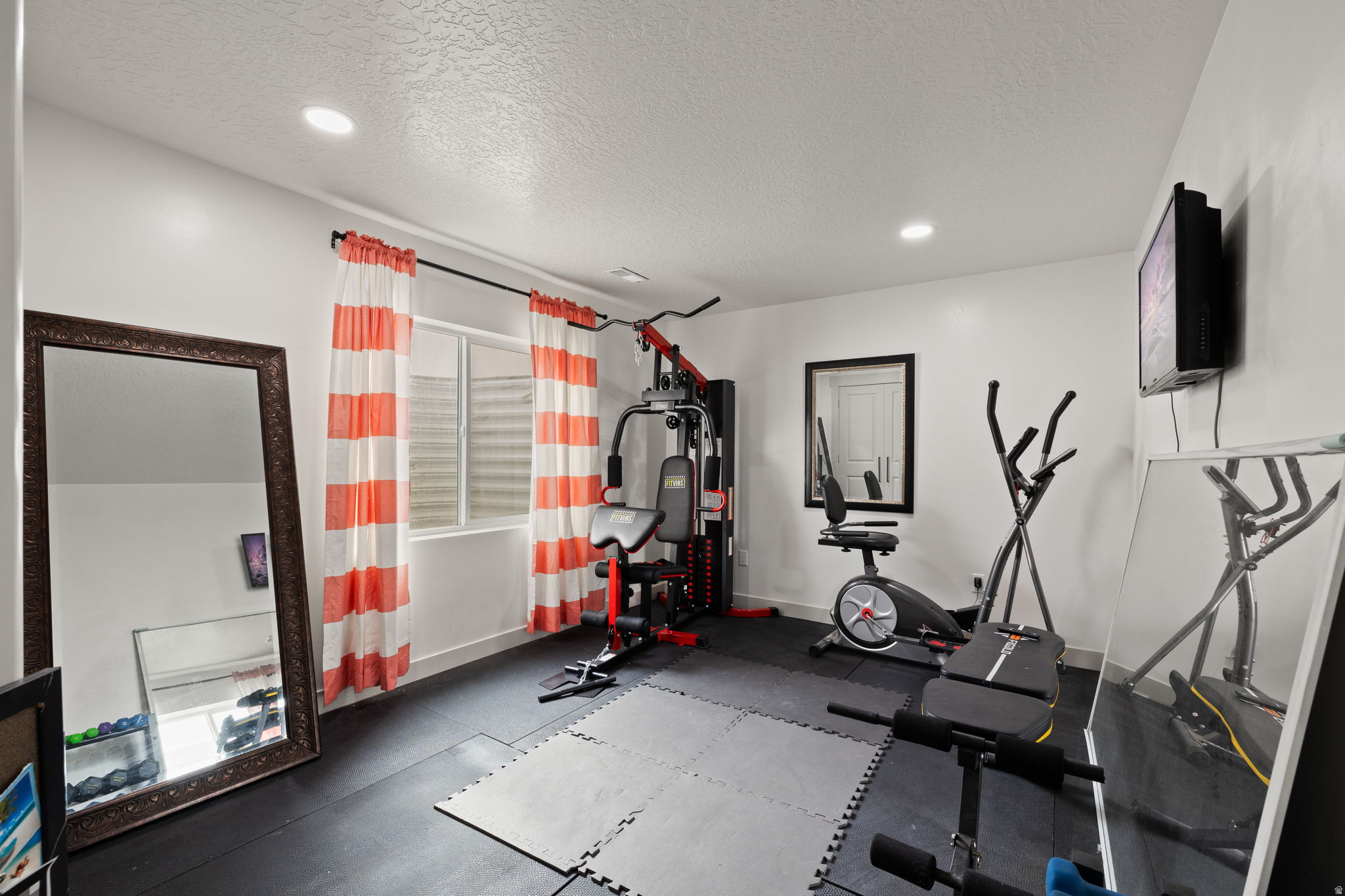 HAWTHORNE ESTATES - Residential