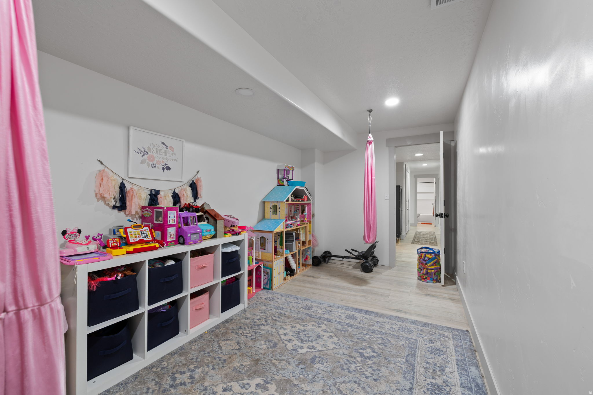 HAWTHORNE ESTATES - Residential