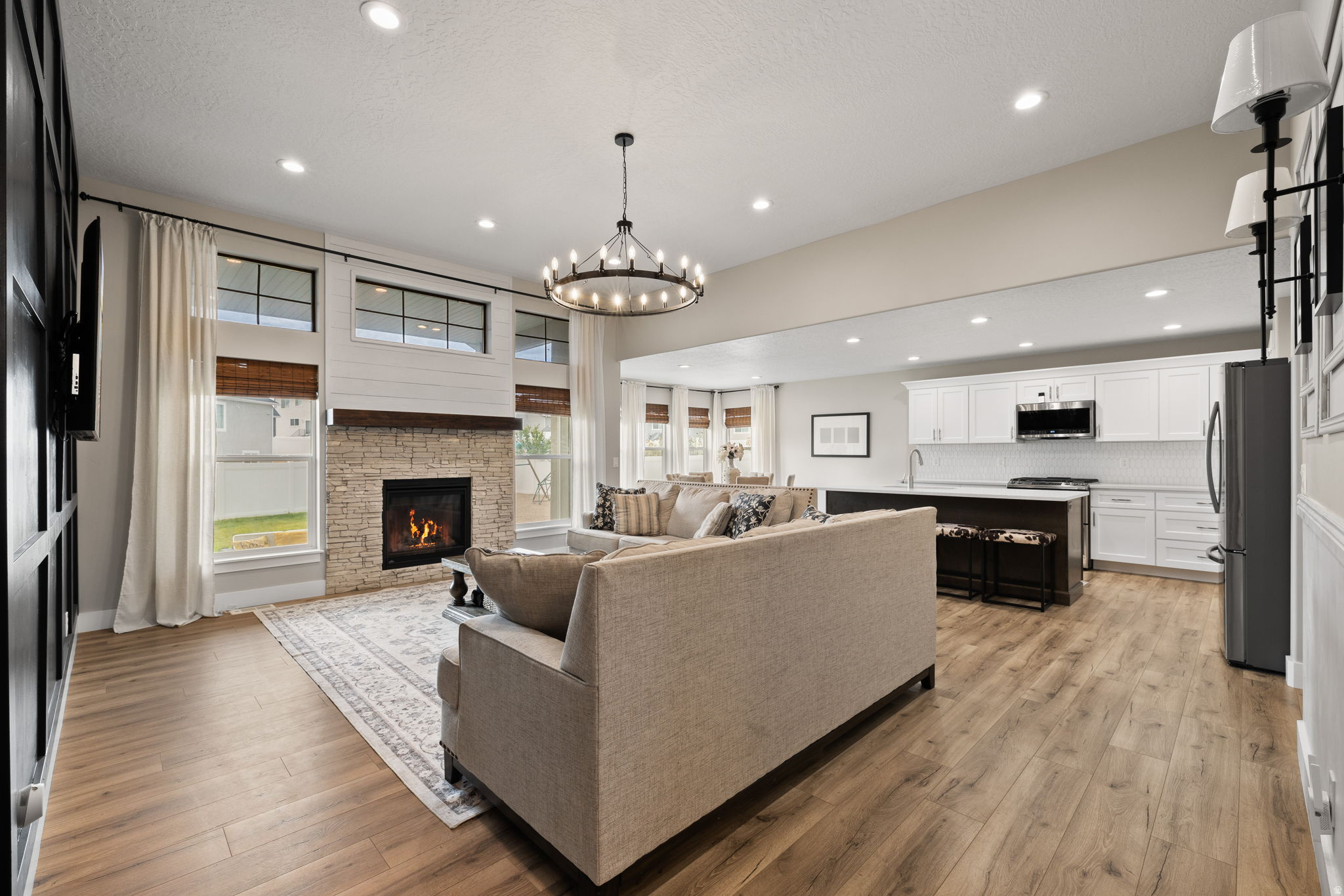 HAWTHORNE ESTATES - Residential