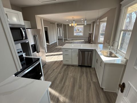 Photo of 419 N H ST, Salt Lake City, UT 84103 (MLS # 2130297)