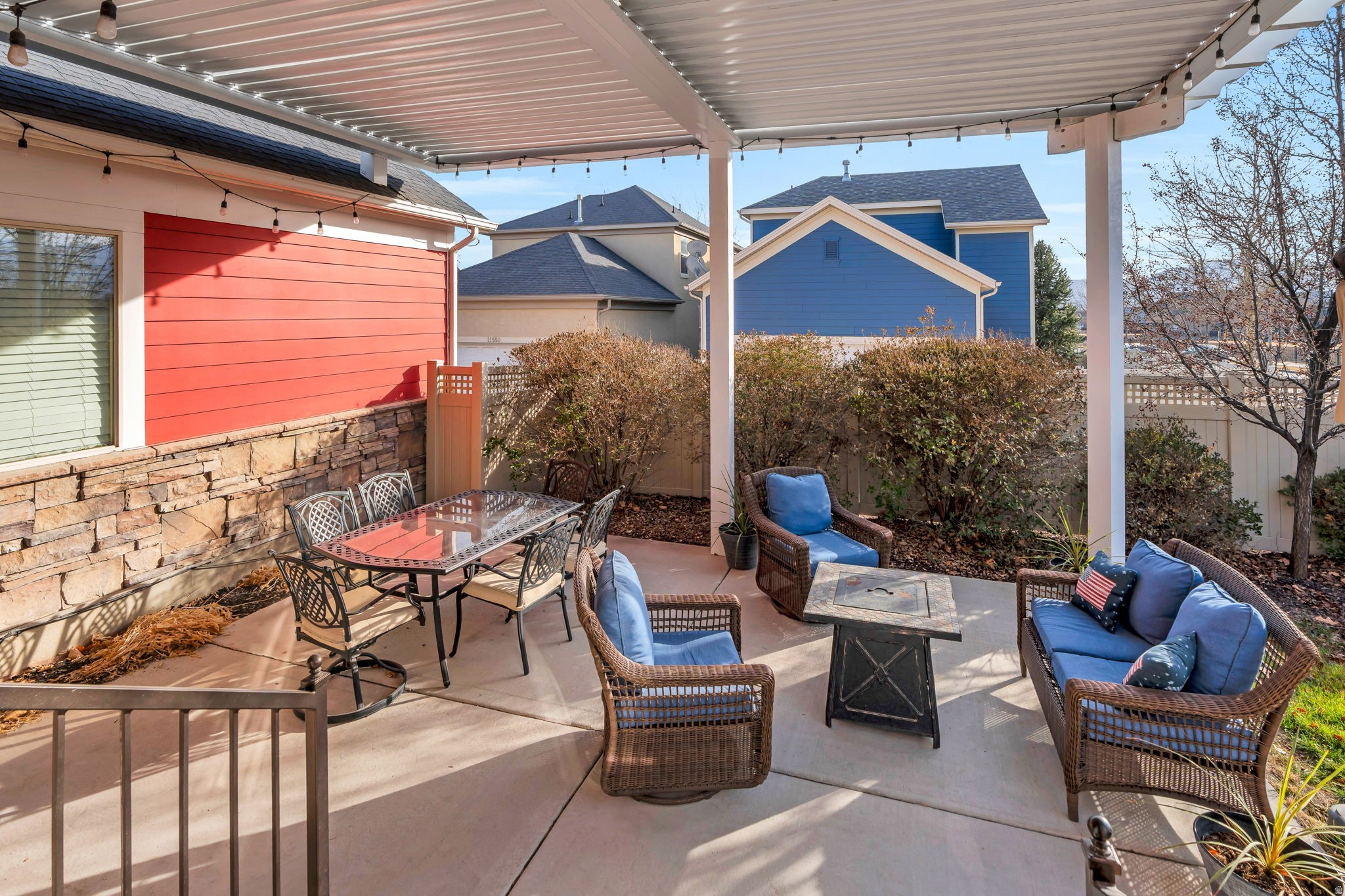 DAYBREAK - Residential