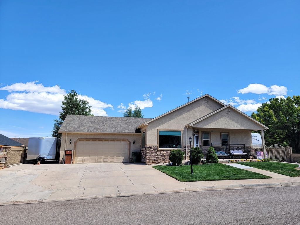 Photo of 752 W 60 N, Parowan, UT 84761 (MLS # 2161145)