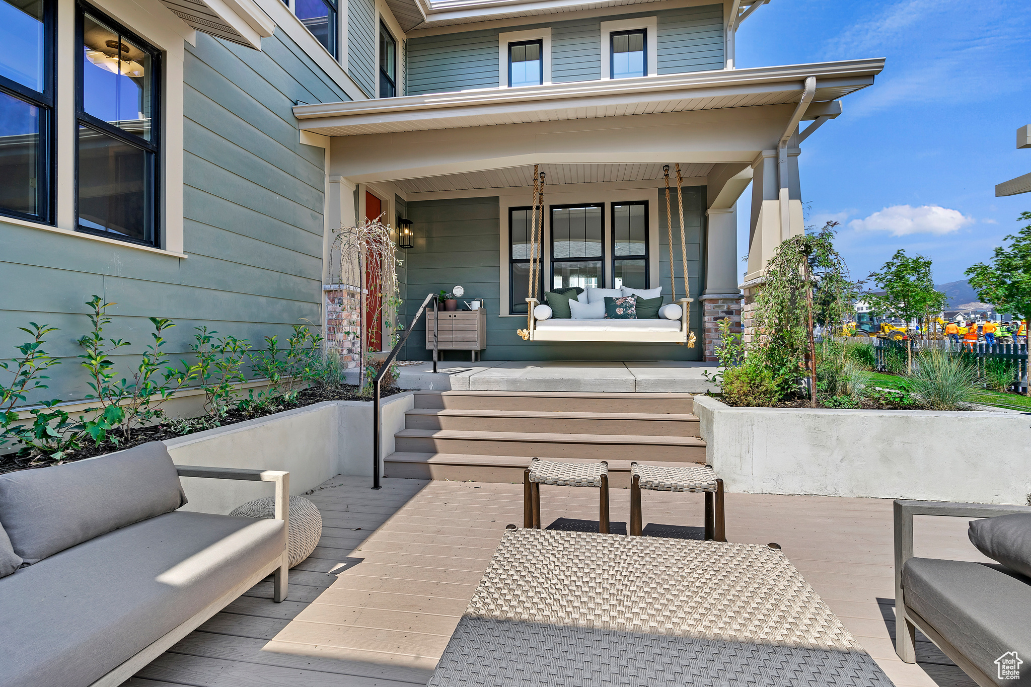 DAYBREAK - Residential