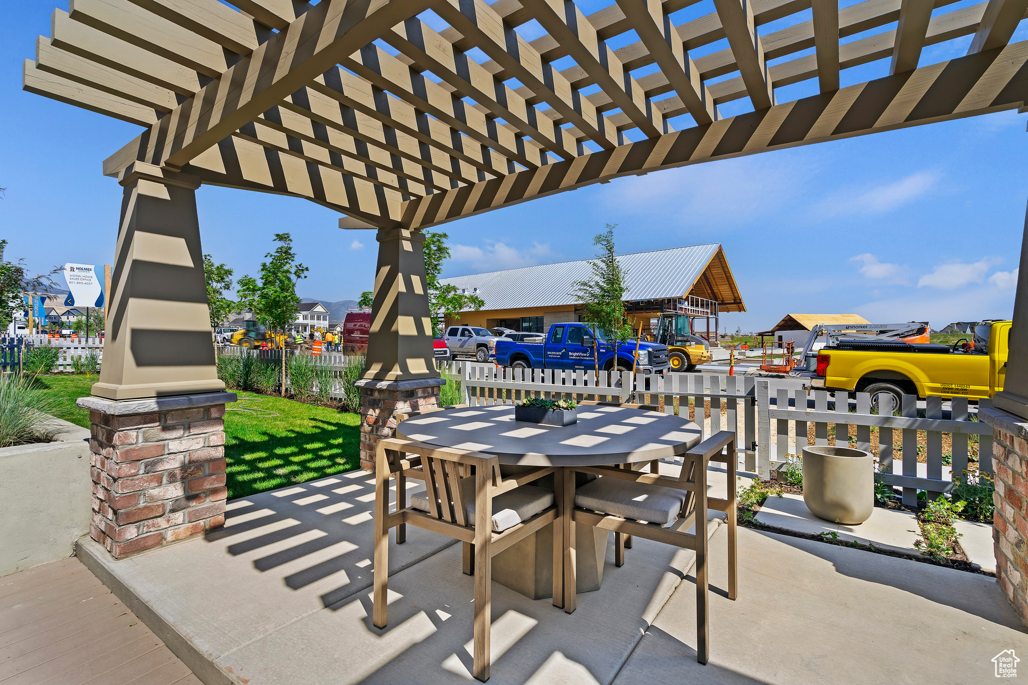 DAYBREAK - Residential