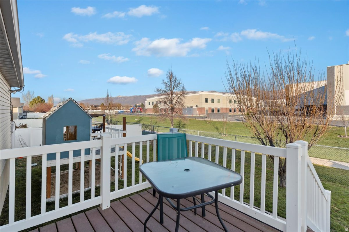 FEILD CREST - Residential