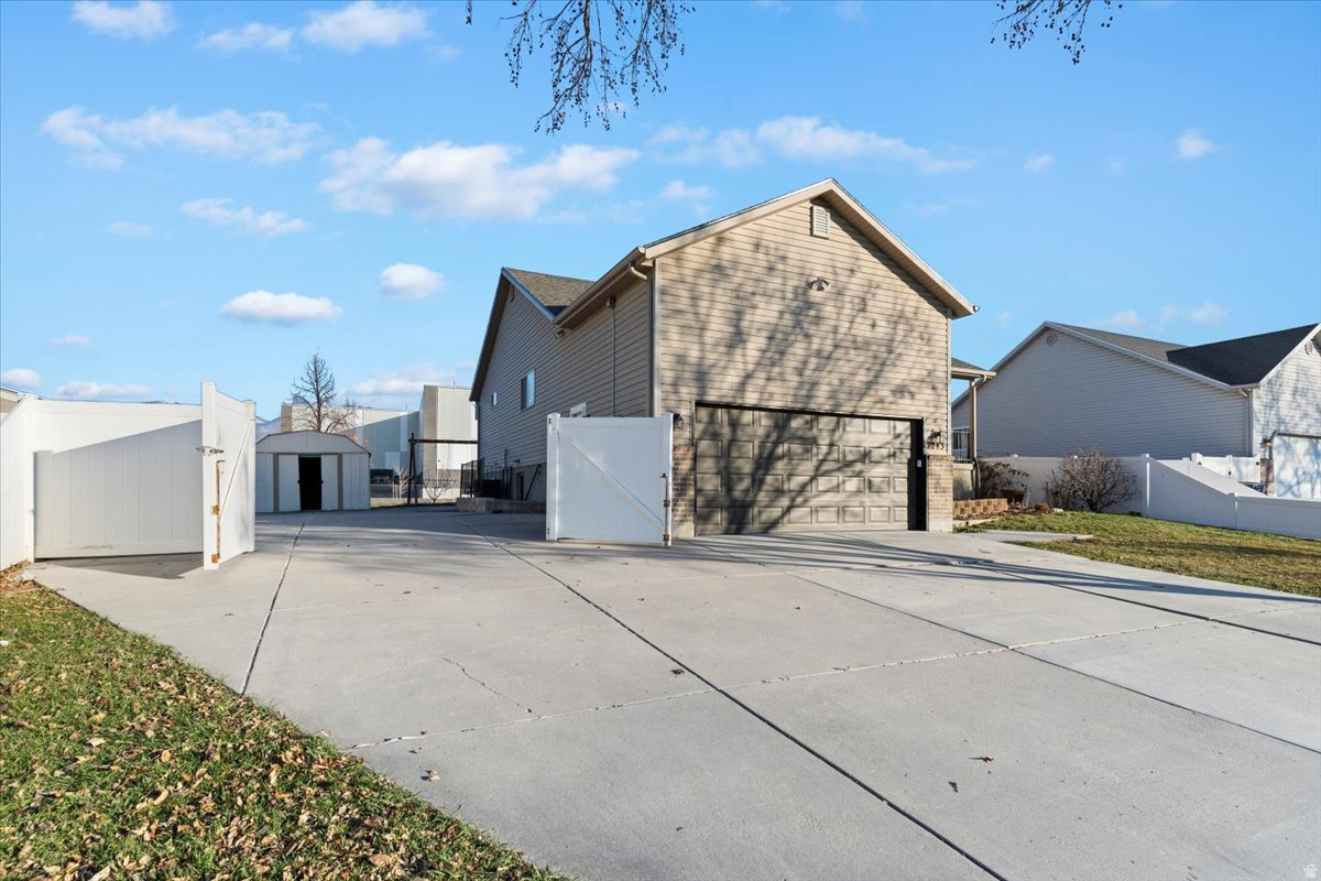 FEILD CREST - Residential