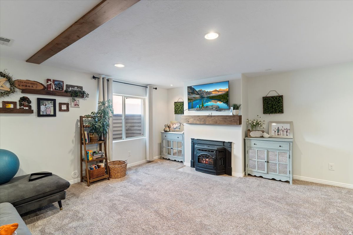 FEILD CREST - Residential