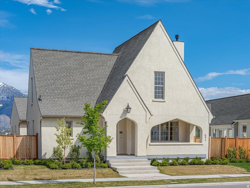 Photo of 16 W STILLWATER ST S #150, Vineyard, UT 84059 (MLS # 2170535)