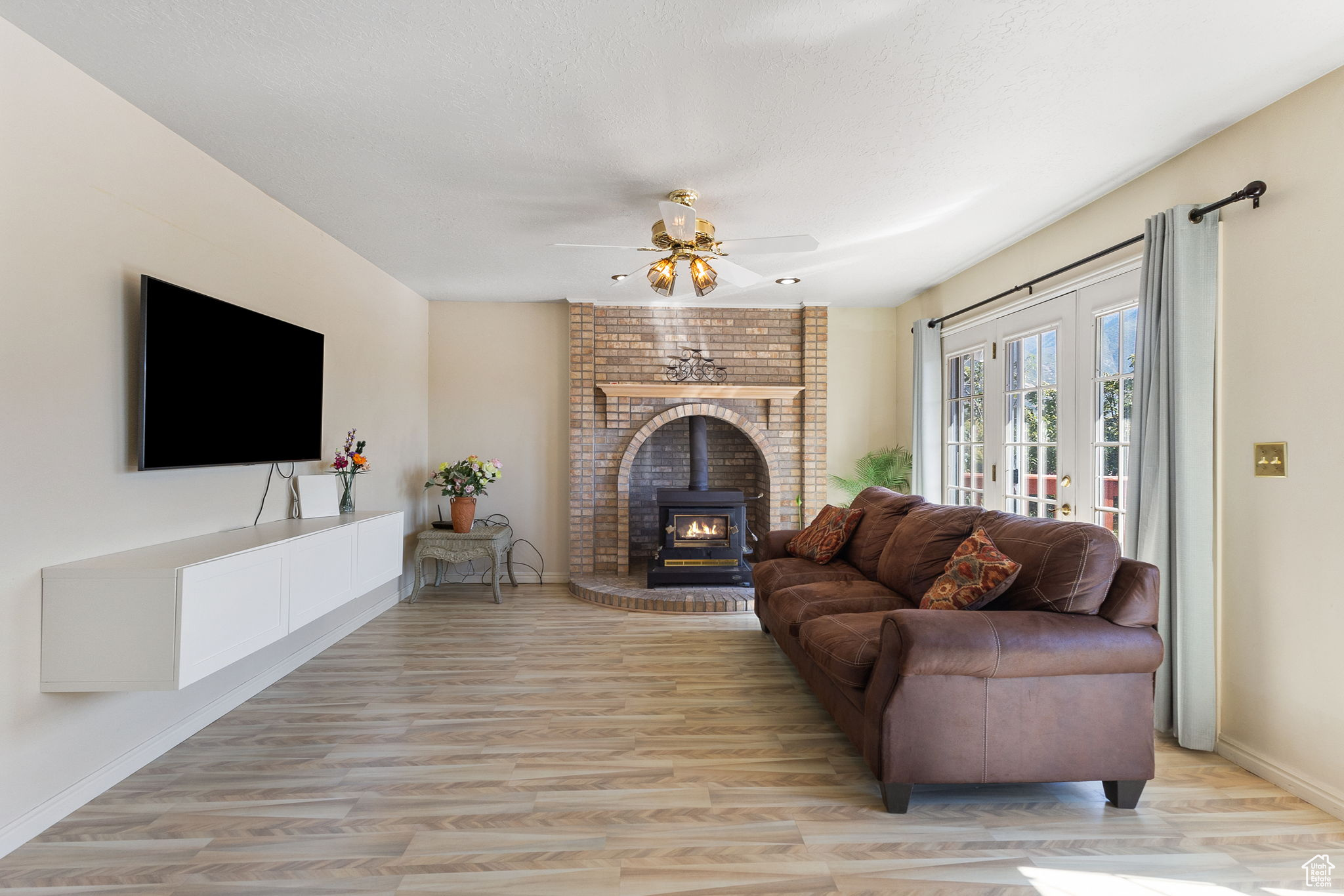 PLEASANT VALLEY ESTATES - Residential