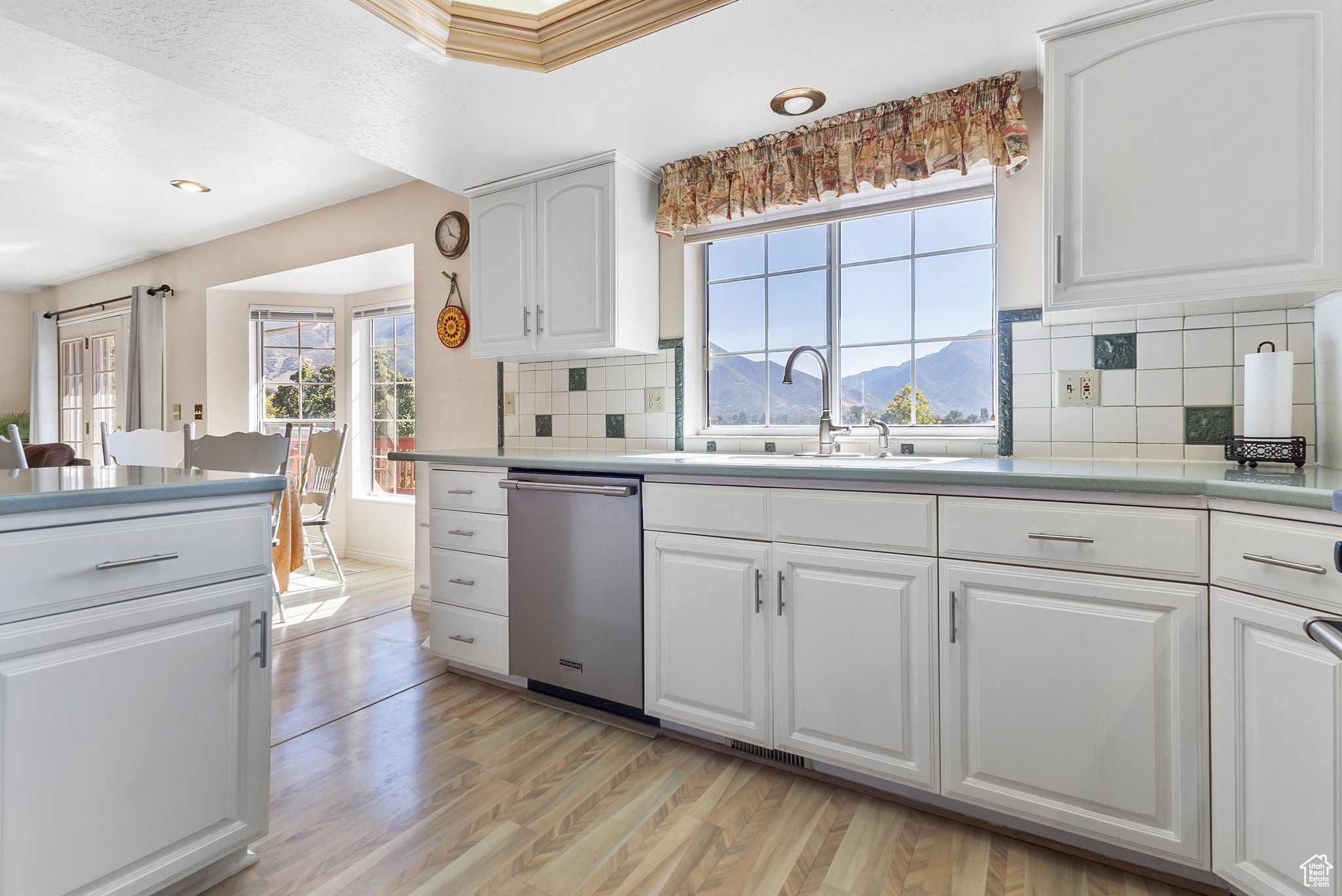 PLEASANT VALLEY ESTATES - Residential