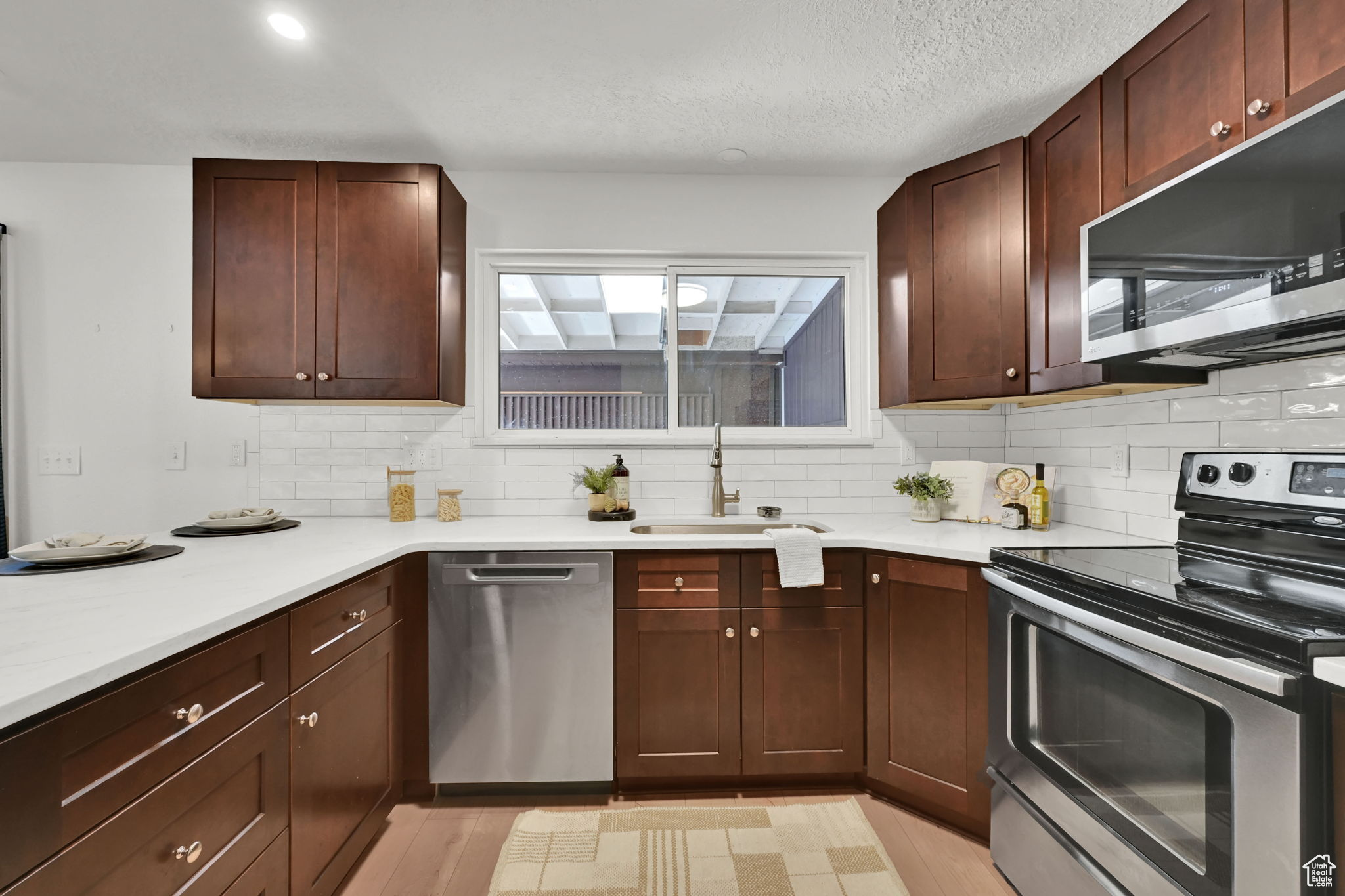 EMERALD HILLS - Residential
