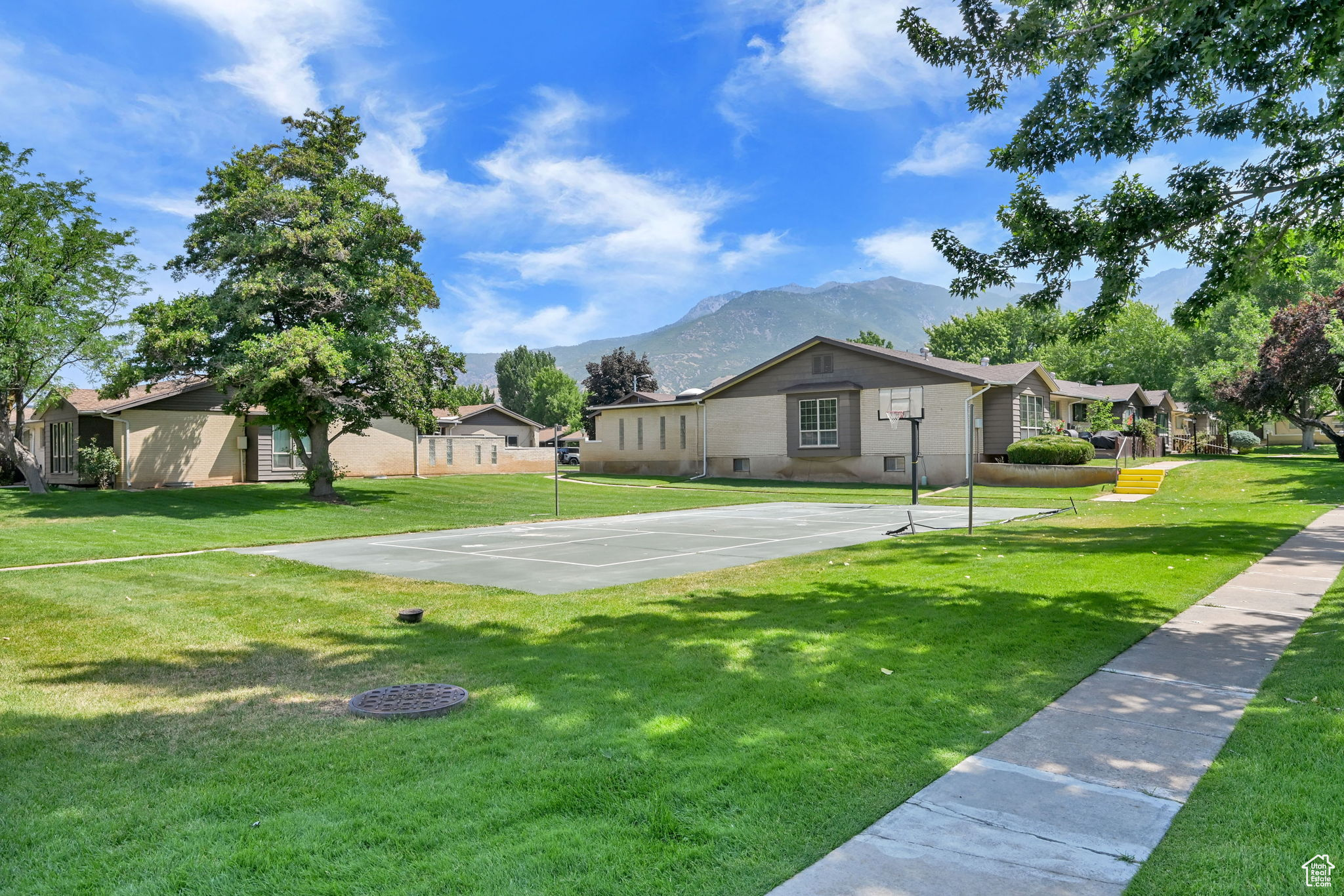 EMERALD HILLS - Residential