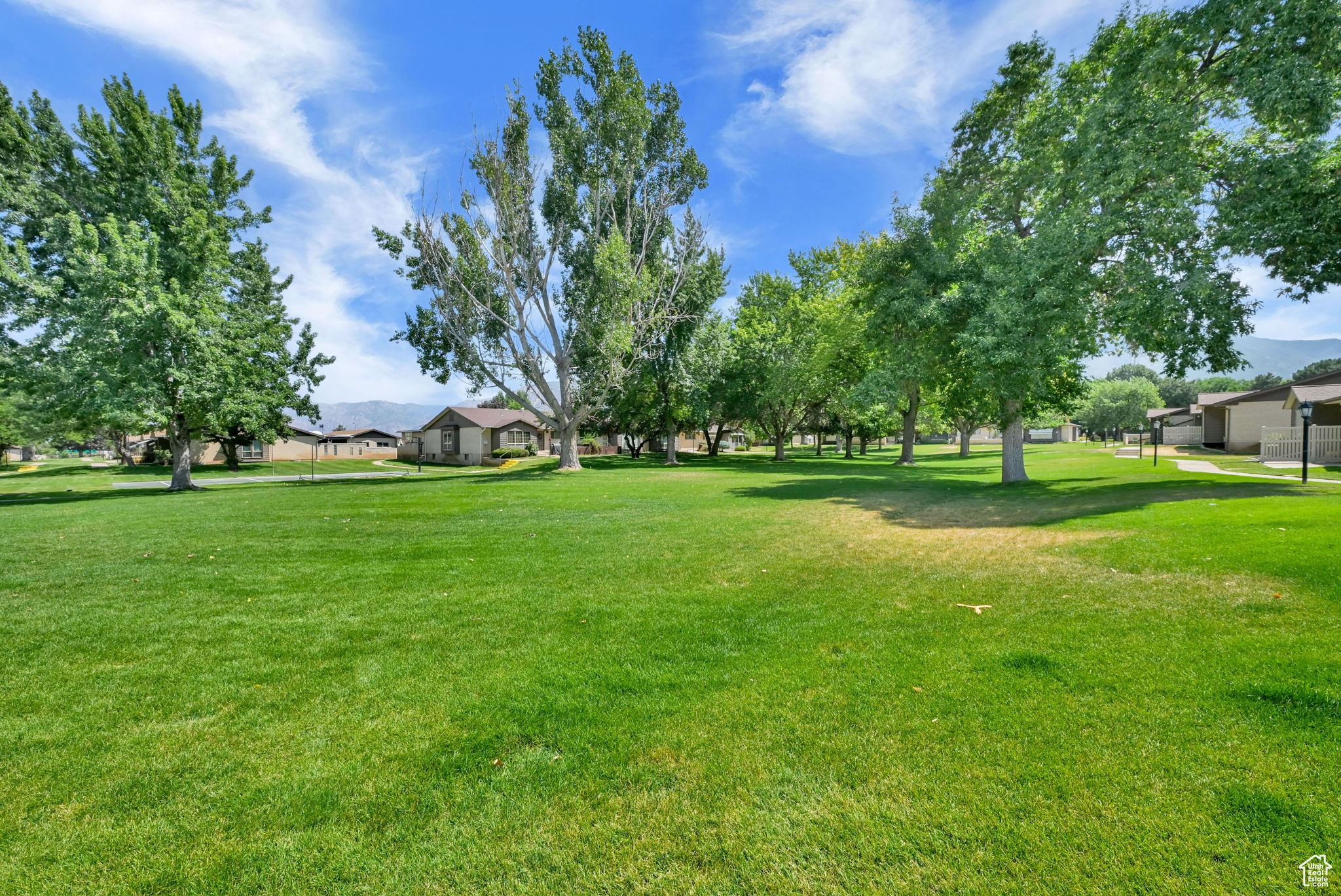 EMERALD HILLS - Residential