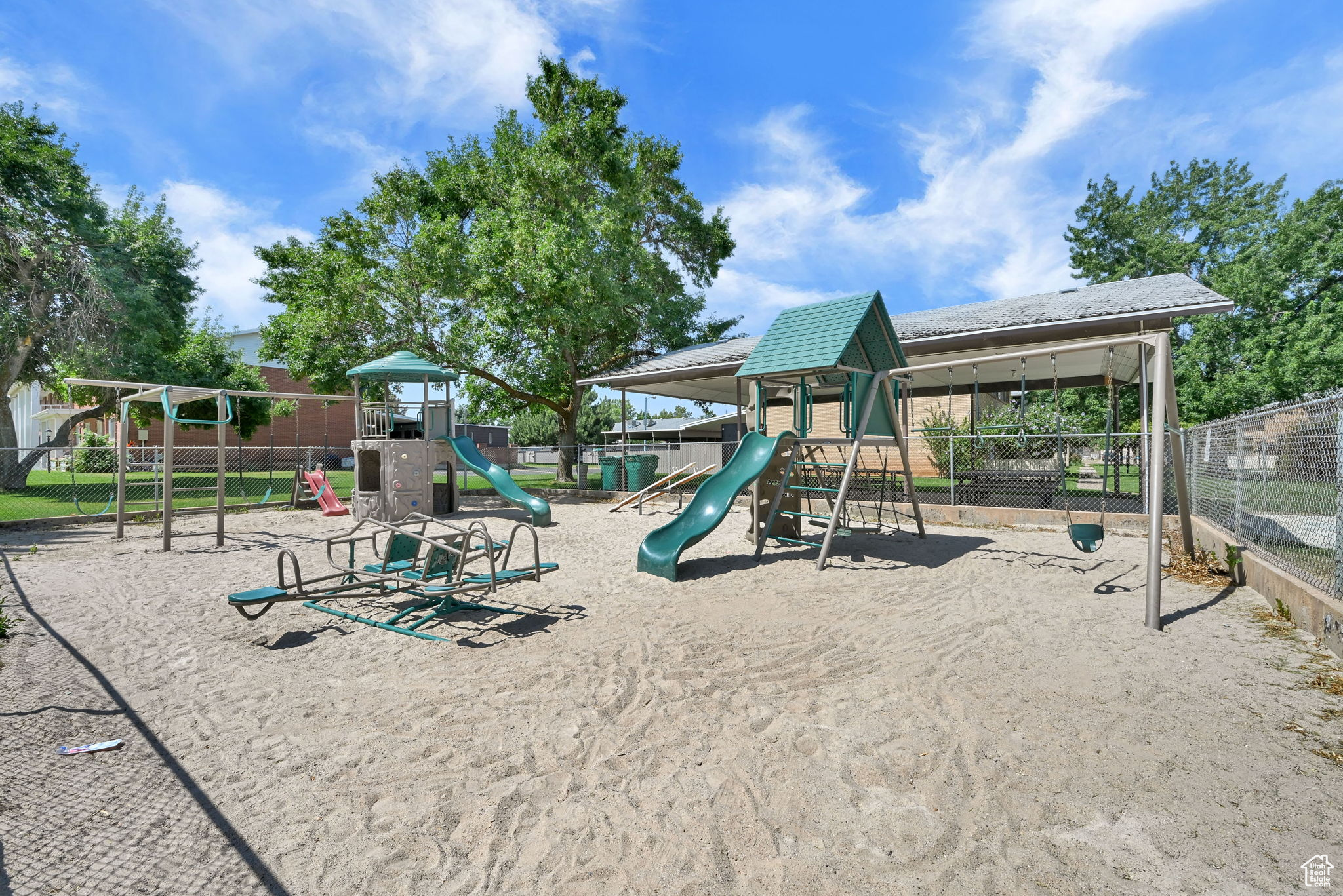 EMERALD HILLS - Residential