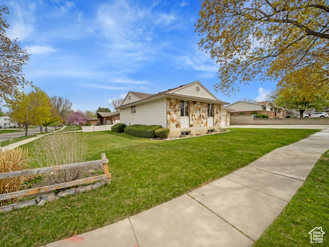 CLOVER CREST - Residential