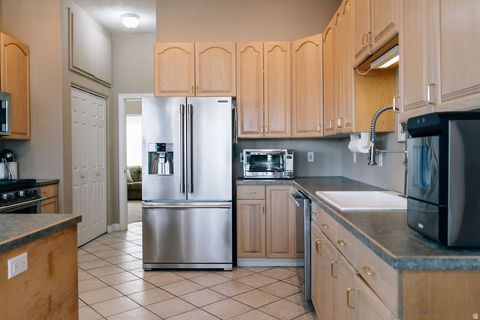 Tiny photo for 3066 S KINGS COURT LN, Washington, UT 84780 (MLS # 2132448)