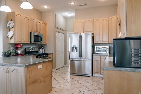 Tiny photo for 3066 S KINGS COURT LN, Washington, UT 84780 (MLS # 2132448)