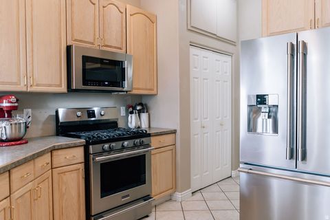 Tiny photo for 3066 S KINGS COURT LN, Washington, UT 84780 (MLS # 2132448)