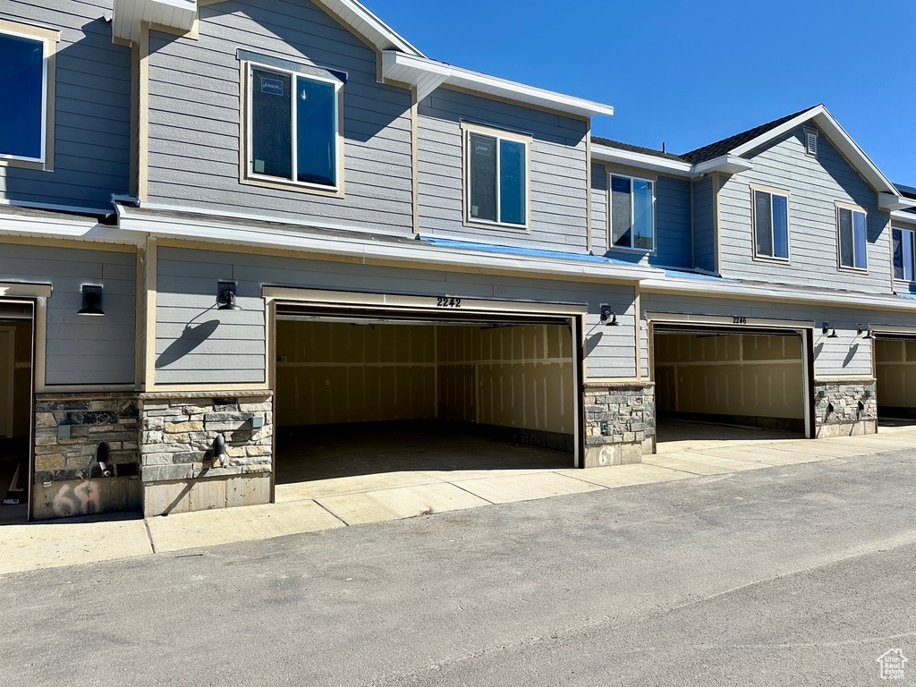 FIREFLY ESTATES - Residential