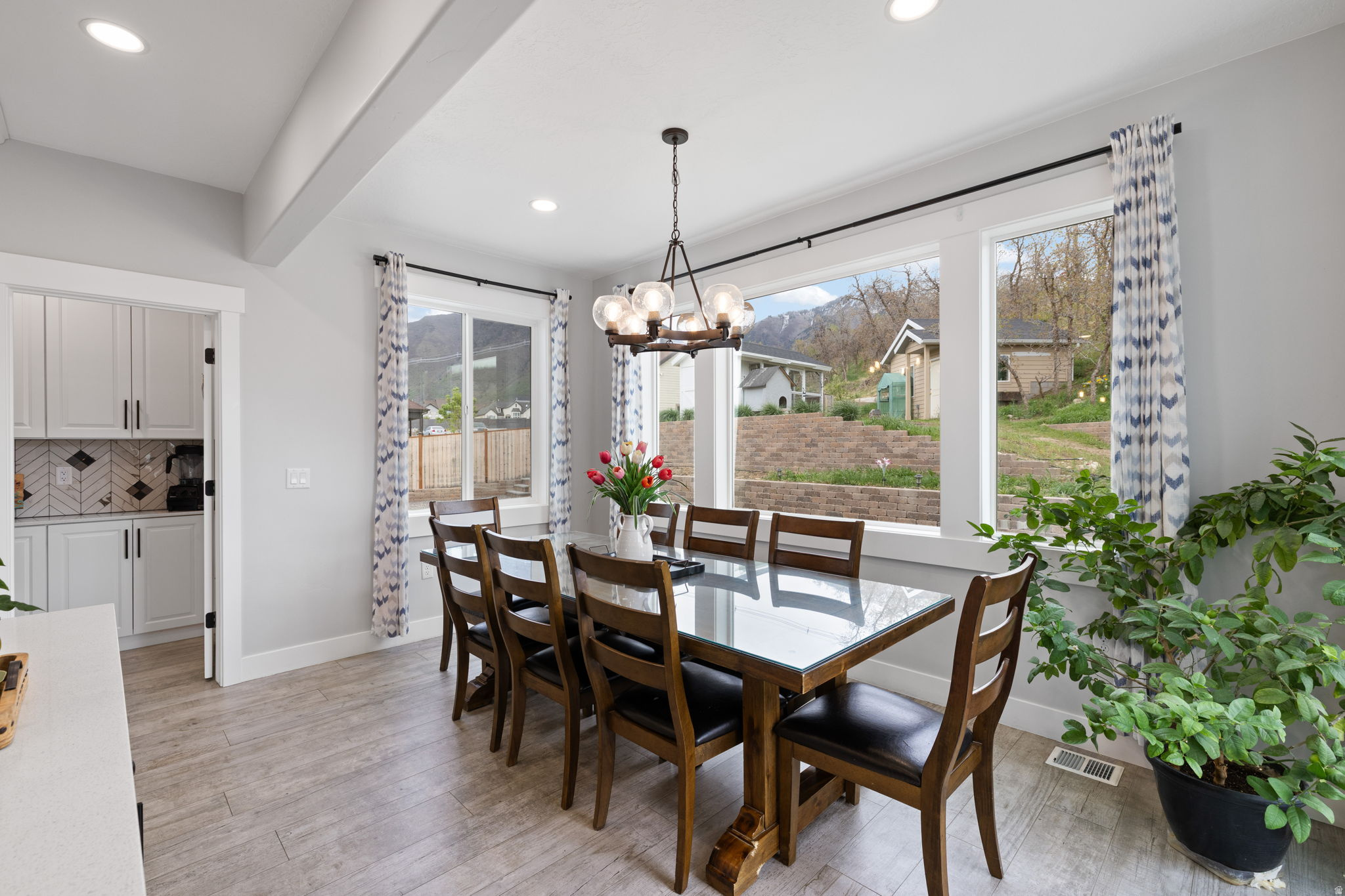 LOAFER MOUNTAIN VIEW - Residential