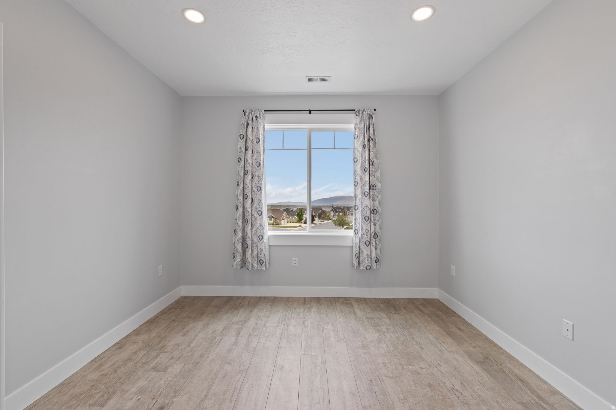 LOAFER MOUNTAIN VIEW - Residential