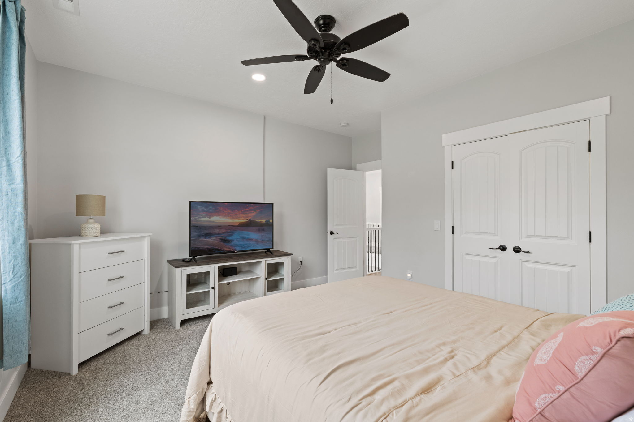 LOAFER MOUNTAIN VIEW - Residential