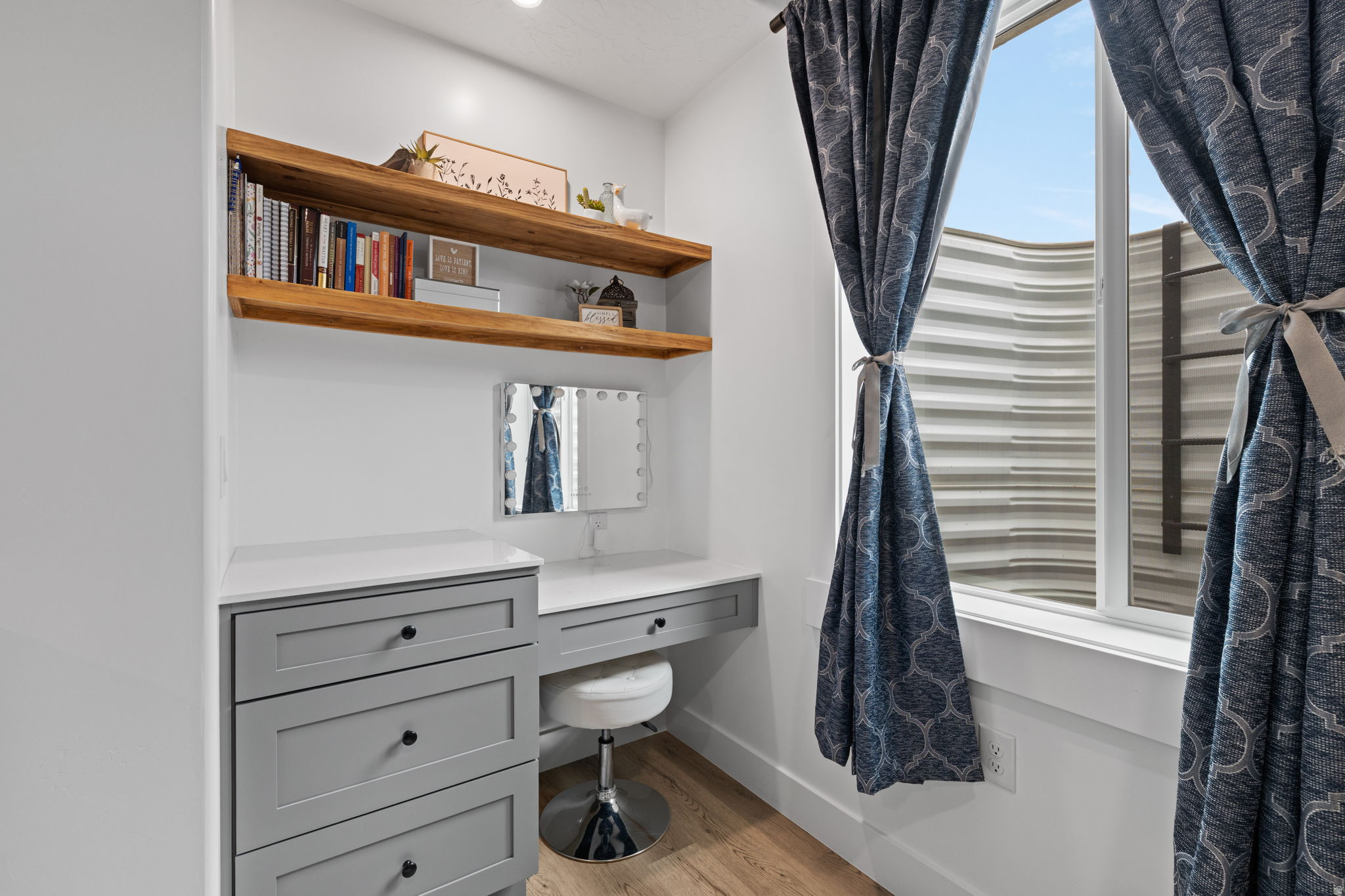 LOAFER MOUNTAIN VIEW - Residential