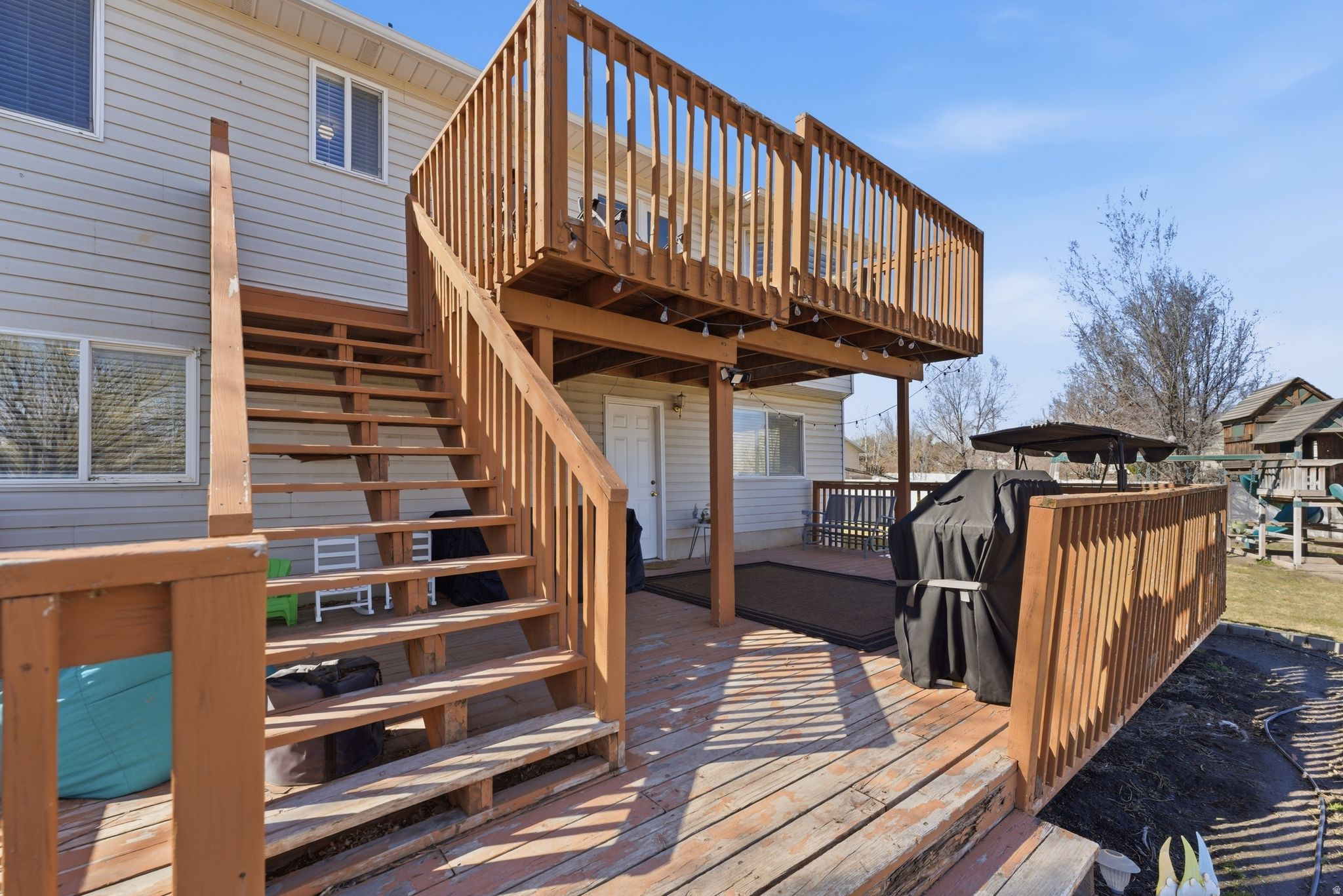 GOLDEN MEADOWS - Residential