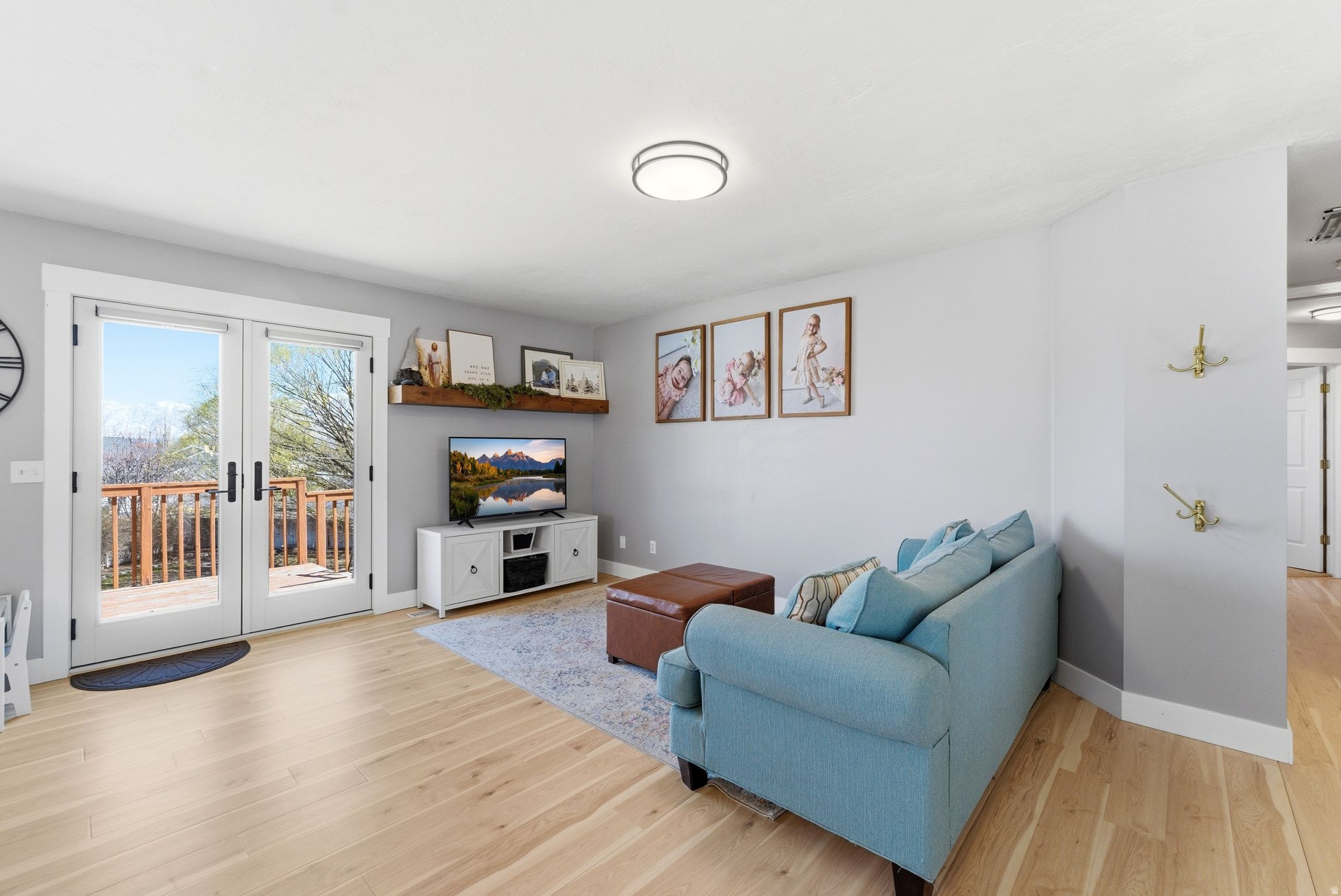 GOLDEN MEADOWS - Residential