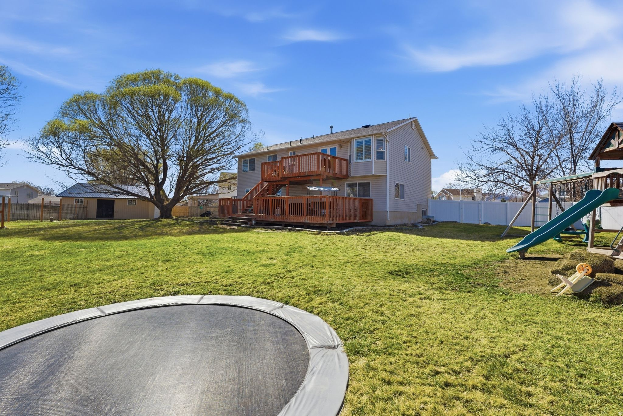 GOLDEN MEADOWS - Residential